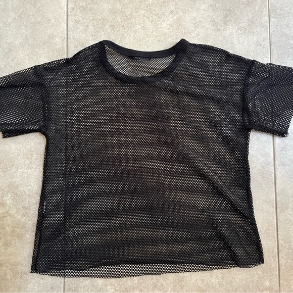Bershka Y2K Womens black Fishnet Cropped Tee Shirt Size Small
Unfinished seam - Picture 2 of 6